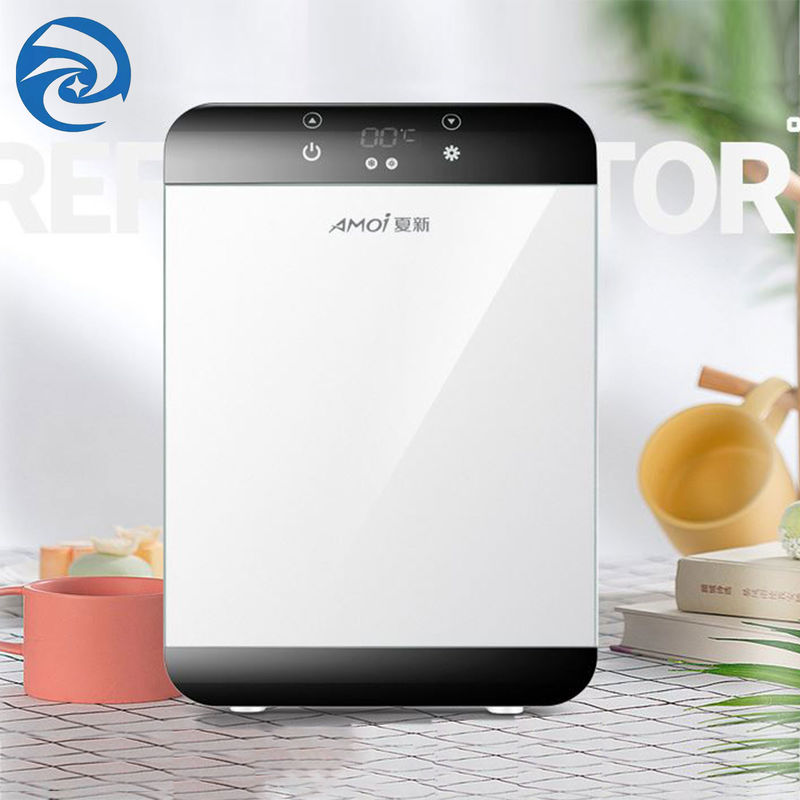 12L 0,4 pies cúbicos Mini Fridge With Freezer 50 a 60W para calentar y refrescarse