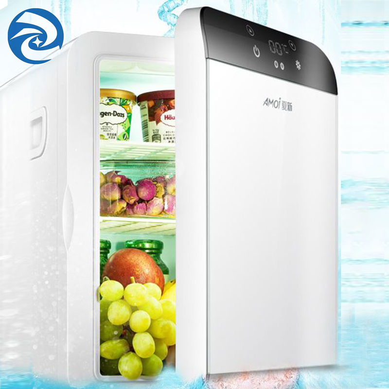 12L 0,4 pies cúbicos Mini Fridge With Freezer 50 a 60W para calentar y refrescarse