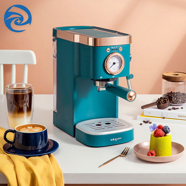 Pequeño italiano 1050W de la máquina casera semi automática del café para el hogar con la leche Frother